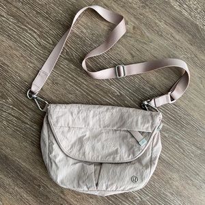 Lululemon pink festival bag